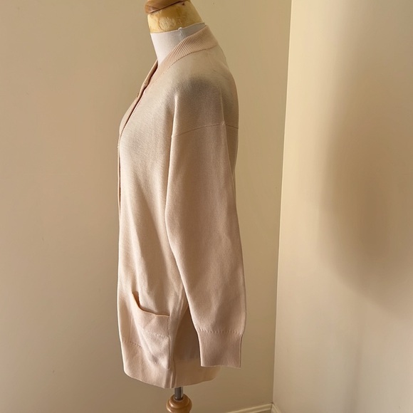 BALLANTYNE Size M cream merino wool gold front button Scottish cardigan - Picture 3 of 8